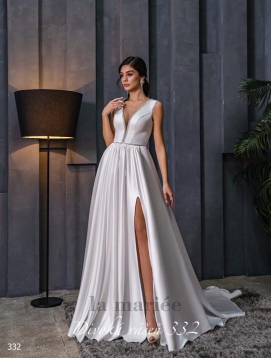 jednoduché saténové biele svadobné šaty - Svadobný salón La Mariée