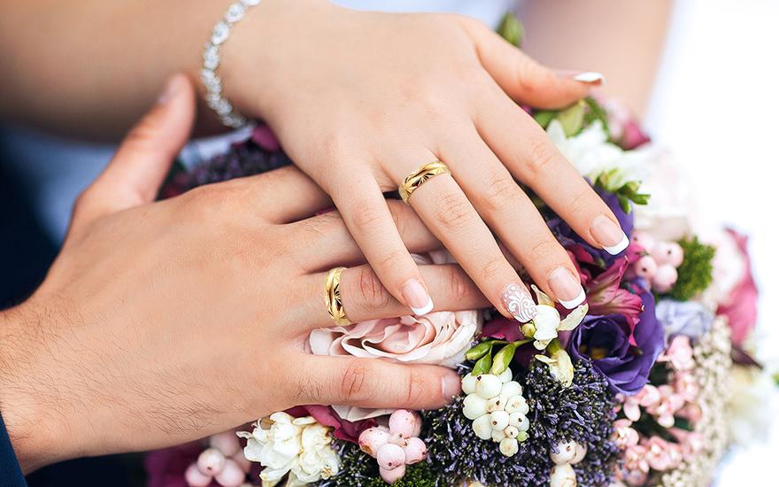 vzorované svadobné prstene